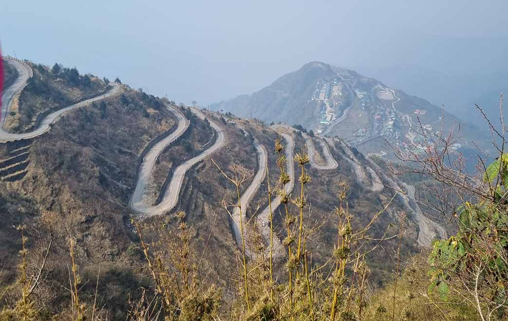 Winding mountain road leading to Zuluk